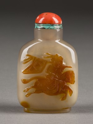 Picture EIN GESCHNITZTES SNUFFBOTTLE AUS ACHAT