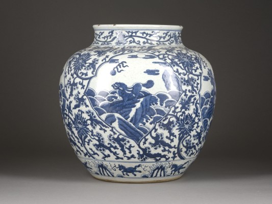 Picture EIN GROSSES BLAU-WEISSES GEFÄSS MIT DER DARSTELLUNG VON QILIN