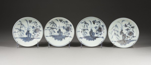 Picture VIER BLAU-WEISSE SCHALEN AUS DEM SCHIFFSWRACK VON TEK SING
