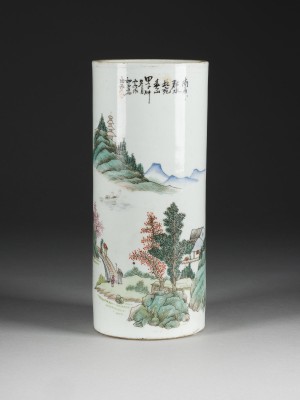 Picture EIN QIANJIANGCAI EMAILLIERTER HUTSTÄNDER MIT DARSTELLUNG VON LANDSCHAFT