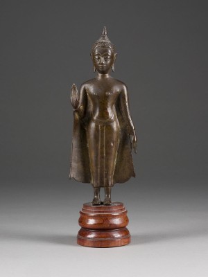 Picture EINE STEHENDE FIGUR DES BUDDHA AUS BRONZE