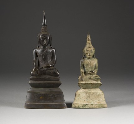 Picture ZWEI SITZENDE BUDDHA-FIGUREN AUS BRONZE