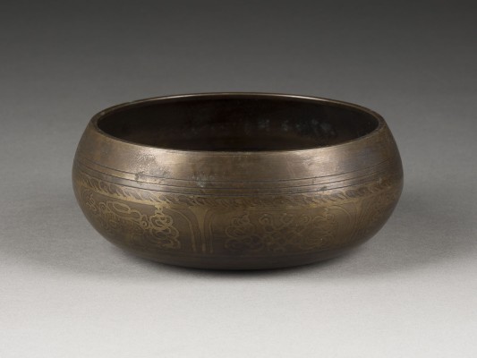 Auction 148<br>EINE KLANGSCHALE UND EIN VAJRA
