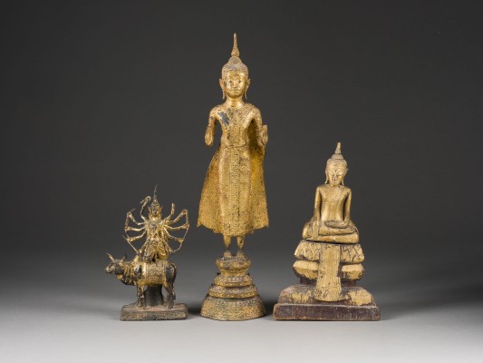 Bild DREI THAILÄNDISCHE BUDDHASIM AYUTTHAYA-STIL AUS BRONZE