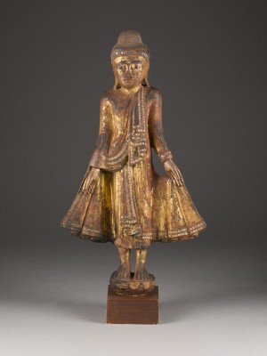 Bild EIN STEHENDER BUDDHA AUS GOLDLACKIERTEM HOLZ
