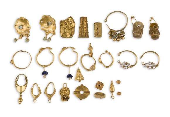 Picture FEINE SAMMLUNG VON 26 ANTIKEN SCHMUCKSTÜCKEN AUS GOLD