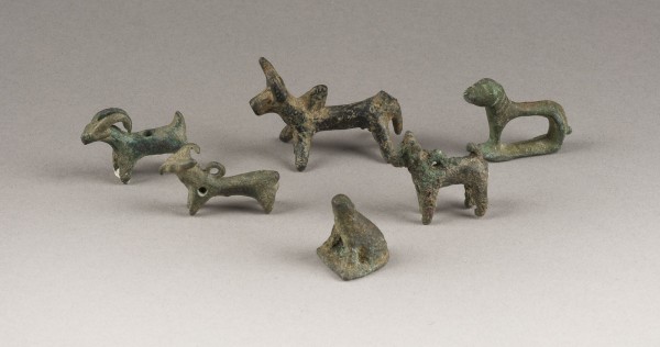 Picture SAMMLUNG VON SECHS ANTIKEN KLEINBRONZEN (IDOLEN) IN TIERFORM