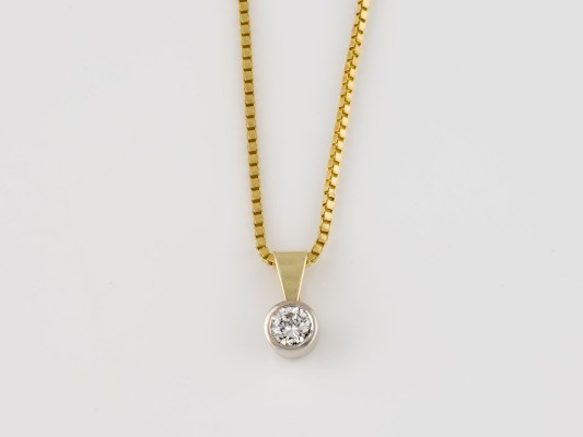 Picture BRILLANT COLLIER