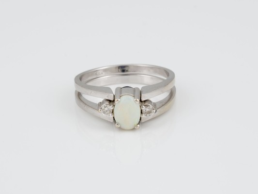 Auction 148<br>SAPHIR OPAL RING