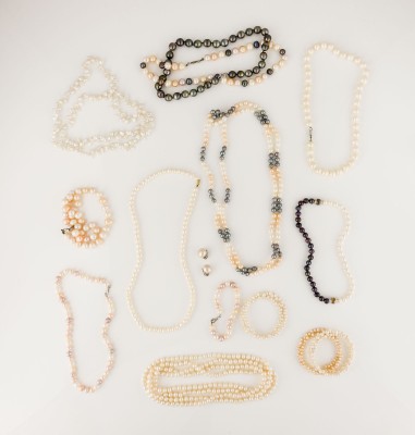 Bild KONVOLUT PERLENSCHMUCK