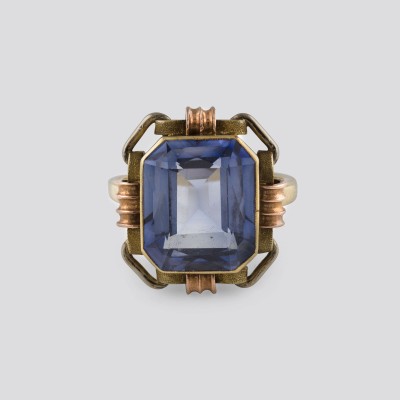 Auction 150<br>GROßER EDELSTEIN RING