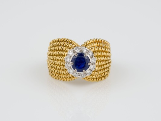 Bild GEFLOCHTENER DESIGN SAPHIR RING