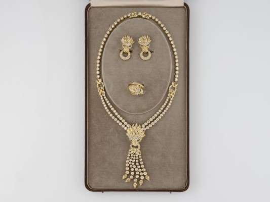 Auction 150<br>LUXURIÖSES LÖWEN SCHMUCK SET 'DEMI PARURE'