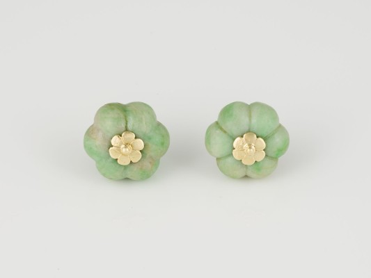 Bild FLORALE JADE OHRSTECKER