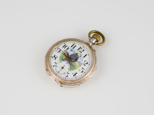 Auction 150<br>TASCHENUHR MIT FIGURENSZENE