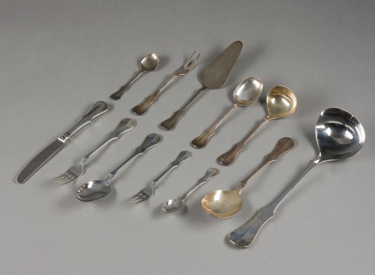 Auktion 150<br>73-TEILIGES BESTECKSET 'ALT-KOPENHAGEN'