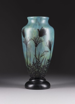 Auction 150<br>VASE 'ANEMONES PULSATILLES'