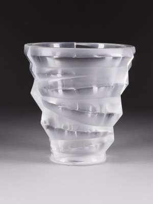 Auction 150<br>VASE 'DIXIE'