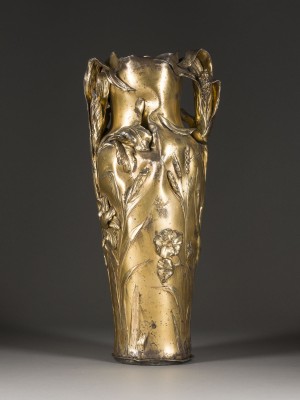 Auction 150<br>GROSSE JUGENDSTIL - VASE MIT REICHEM PFLANZLICHEN DEKOR