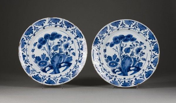 Auction 150<br>PAAR DELFTER WANDTELLER