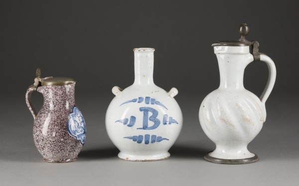 Picture FLASCHE UND ZWEI KRÜGE