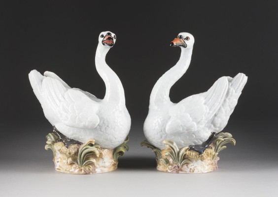 Picture PAAR GROSSE SCHWANENFIGUREN