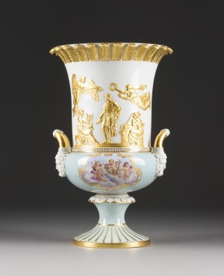 Auction 150<br>KRATERVASE MIT MASKARONS