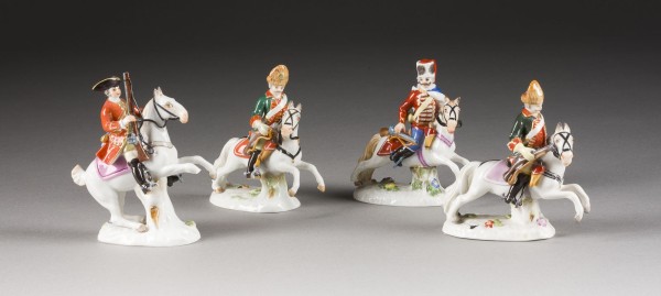 Auction 150<br>VIER MINIATUR-FIGUREN 'JÄGER UND SOLDATEN'