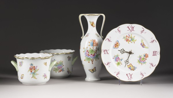 Bild WANDUHR, VASE UND ZWEI CACHEPOTS 'VICTORIA'