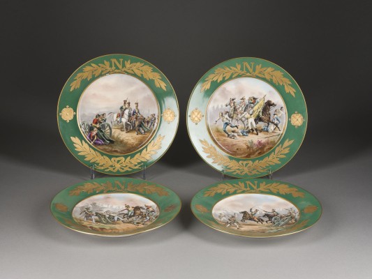 Picture VIER TELLER MIT SZENEN AUS DEM LEBEN NAPOLEONS AUF DEM SCHLACHTFELD