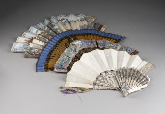 Auction 150<br>KONVOLUT AUS SECHS FALTFÄCHERN