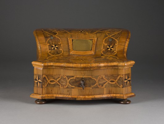 Auction 150<br>BAROCK-NÄHKASTEN