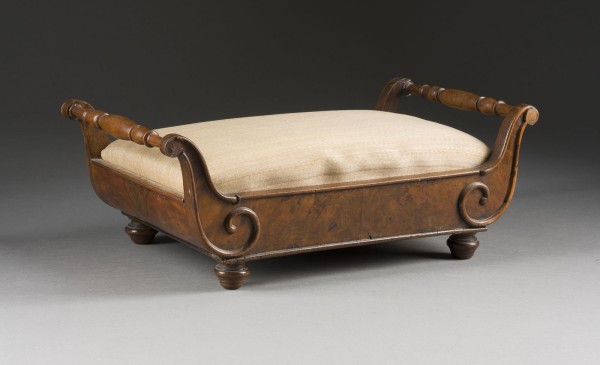 Auction 150<br>SIGNIERTES MODELL-BETT