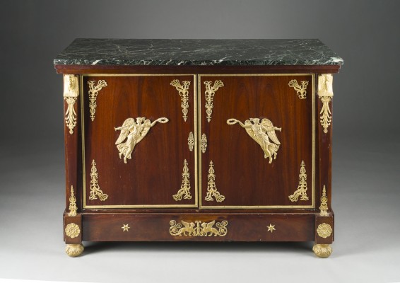 Auktion 150<br>LOUIS XVI KOMMODE