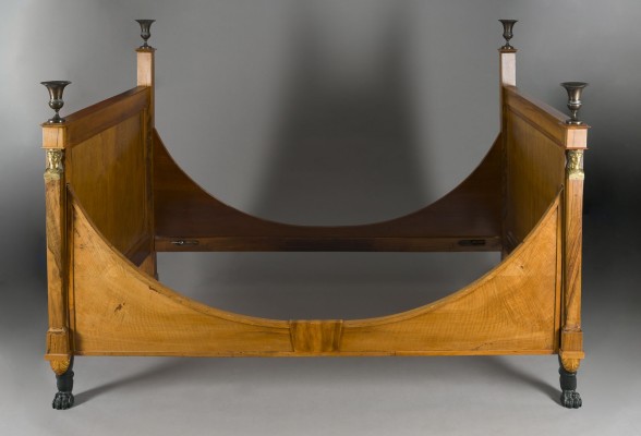 Bild KLASSIZISTISCHES GONDELBETT