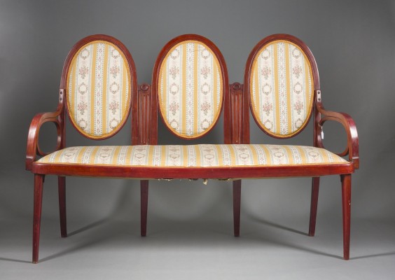 Auction 150<br>SELTENES THONET KANAPEE SOFA 'NR. 3567d'