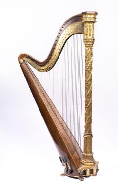 Auktion 150<br>KONZERTHARFE / DOPPELPEDALHARFE