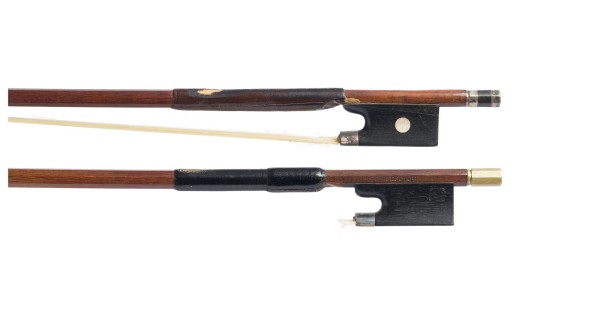 Auktion 150<br>ZWEI VIOLINBÖGEN BEZ. 'H.R. PFRETZSCHNER'