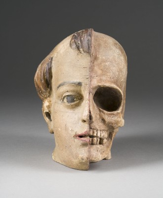 Auktion 150<br>MEMENTO MORI KOPF UND TOTENSCHÄDEL