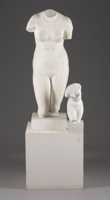 Auction 150<br>GROSSER UND KLEINER TORSO DER APHODITE (TYPUS MEDICI)