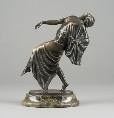 Auction 150<br>ART DÉCO TÄNZERIN 'DANSEUSE'