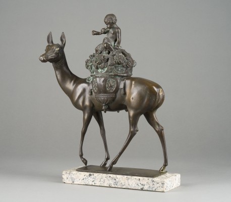 Auction 150<br>PUTTO MIT BLASHORN AUF EINER HIRSCHKUH