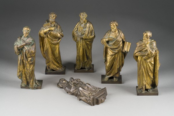 Auction 150<br>KONVOLUT VON SECHS SAKRALEN BRONZEFIGUREN: MADONNA MIT DEM CHRISTUS KIND, PETRUS UND DIE VIER EVANGELISTEN