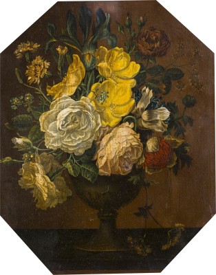Auktion 150<br>BLUMENSTILLLEBEN MIT GELBEN TULPEN, WEISSE UND GELBE ROSEN, PFINGSTROSE, SCHWERTLILIE UND VERMISSMEINNICHT