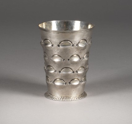 Picture TROMPE L'OEIL-BECHER MIT BAUMSTUMPF-DEKOR