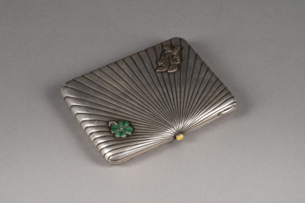 Picture ZIGARETTENETUI MIT KLEEBLATT UND MONOGRAMM