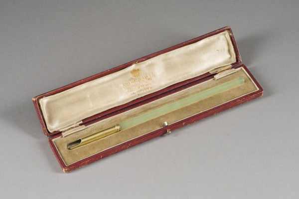 Bild GOLDMONTIERTER FEDERHALTER IM ORIGINAL-ETUI