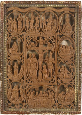 Auction 151<br>FEINE SCHNITZEREI MIT DER KREUZIGUNG CHRISTI UND DEM PASSIONSZYKLUS