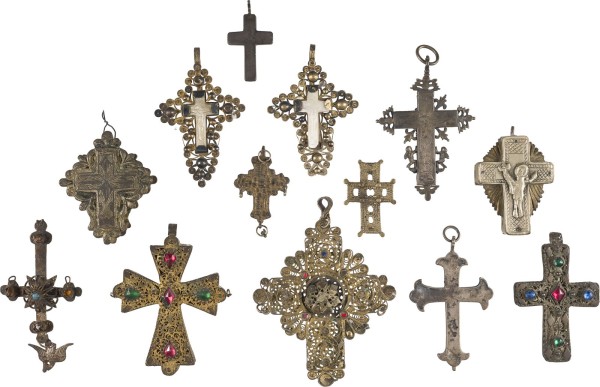 Bild SAMMLUNG VON 13 KREUZEN