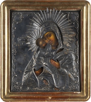 Auction 151<br>FEINE UND GROSSE IKONE MIT DER GOTTESMUTTER VON WLADIMIR (WLADIMIRSKAJA) MIT SILBER-OKLAD